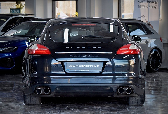 Porsche Panamera S 3 of 5