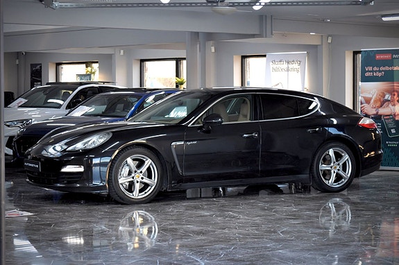Porsche Panamera S 5 of 5