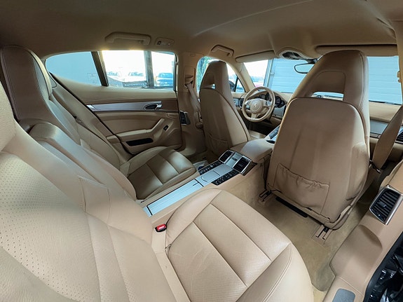 Porsche Panamera S 22 of 22