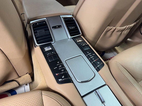 Porsche Panamera S 21 of 22