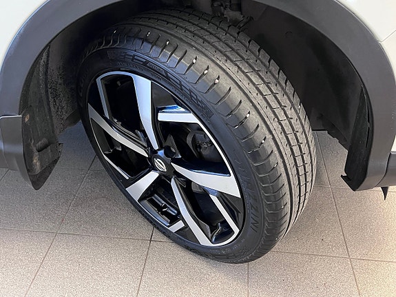 Nissan Qashqai 2 of 5