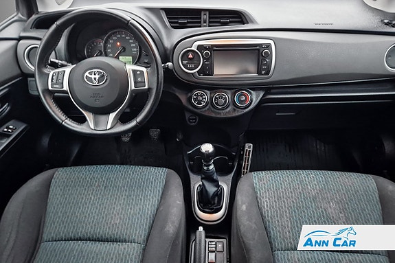 Toyota Yaris 8 of 9
