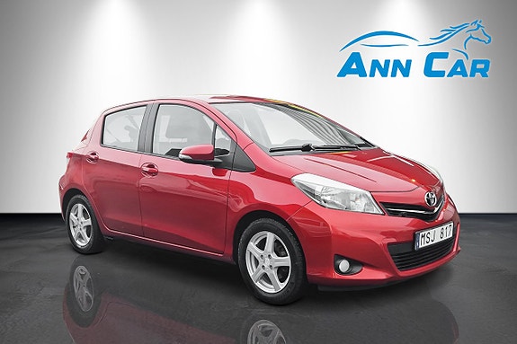 Toyota Yaris 5 of 9