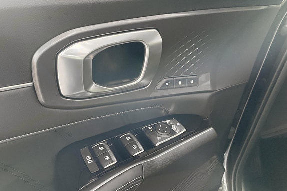 Kia Sorento 15 of 30