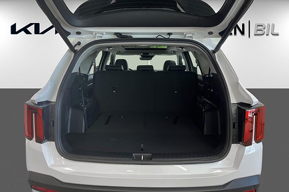 Kia Sorento 14 of 26