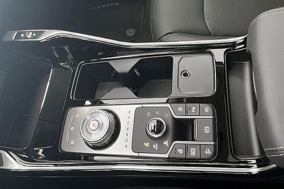 Kia Sorento 12 of 26
