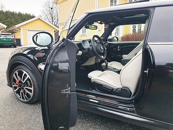 MINI John Cooper Works 2 of 5