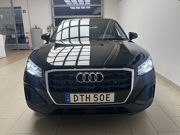 Audi Q2 2 of 5