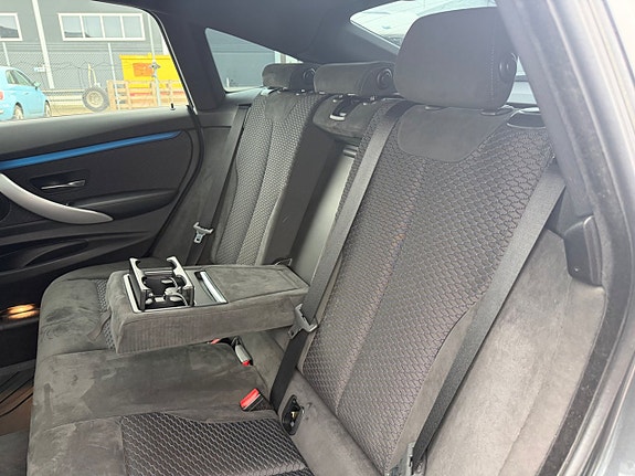 BMW 320 10 of 12