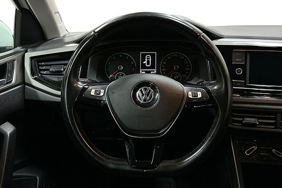 Volkswagen Polo 16 of 23