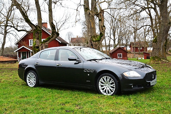 Maserati Quattroporte 4 of 5