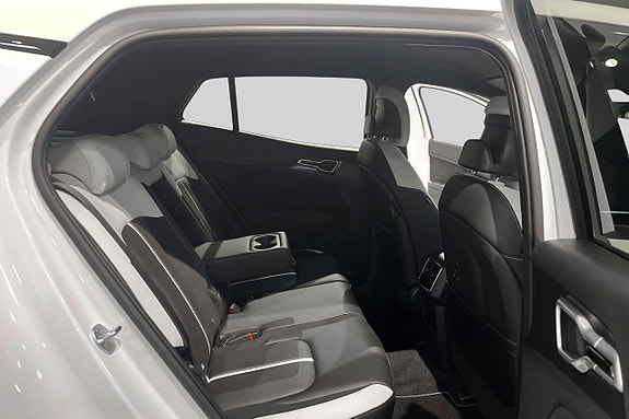 Kia Sportage 10 of 16