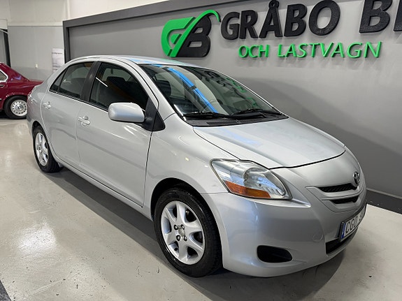 Toyota Yaris 7 of 18