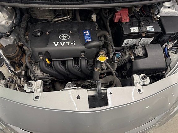 Toyota Yaris 17 of 18