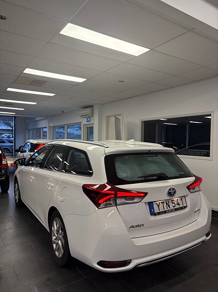 Toyota Auris 2 of 11