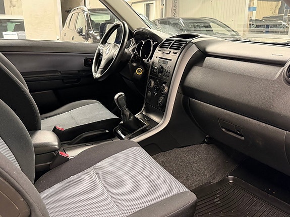 Suzuki Vitara Vitara 3-dörrar 1.6 VVT 4WD 6 of 12