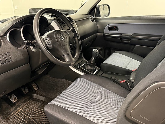 Suzuki Vitara Vitara 3-dörrar 1.6 VVT 4WD 5 of 12