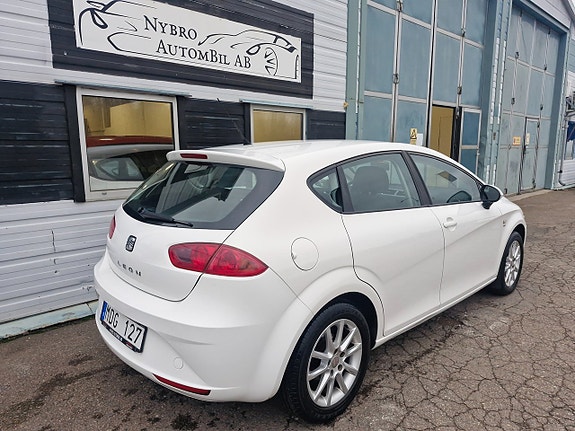 Seat Leon 2 of 5