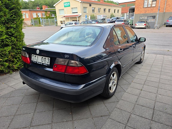 Saab 9-5 4 of 5