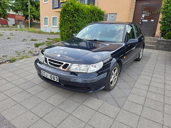 Saab 9-5 2 of 5