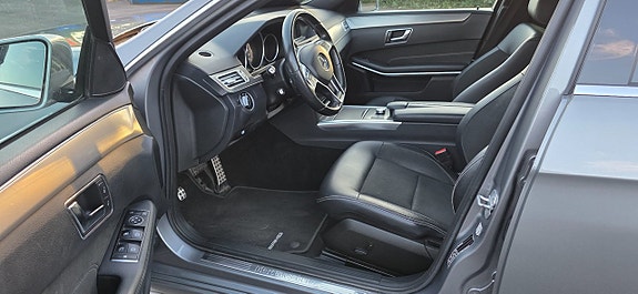 Mercedes-Benz E220 10 of 12