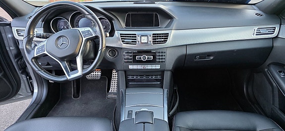 Mercedes-Benz E220 11 of 12