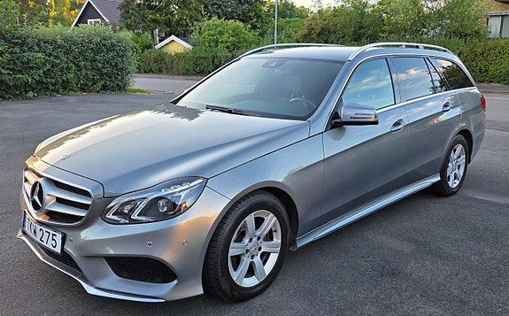 Mercedes-Benz E220 4 of 5