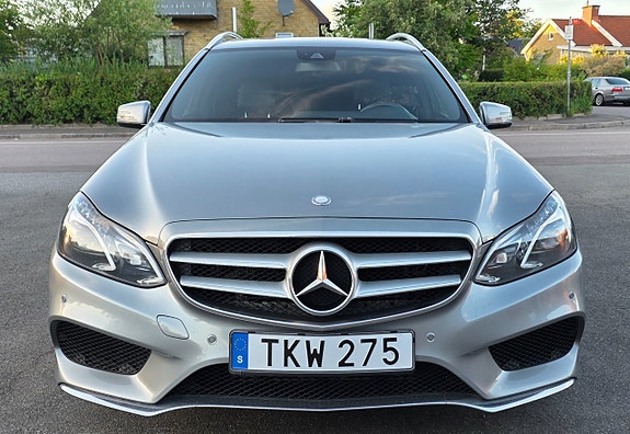 Mercedes-Benz E220 5 of 12