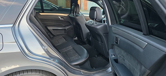 Mercedes-Benz E220 7 of 12