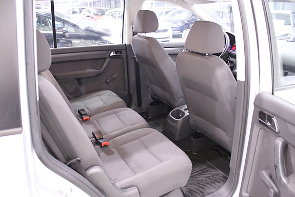 Volkswagen Touran 17 of 23
