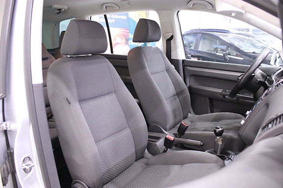 Volkswagen Touran 15 of 23