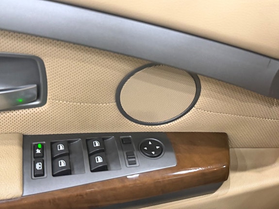 BMW 745i 4 of 4
