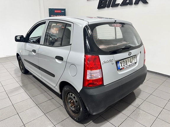 Kia Picanto 13 of 16