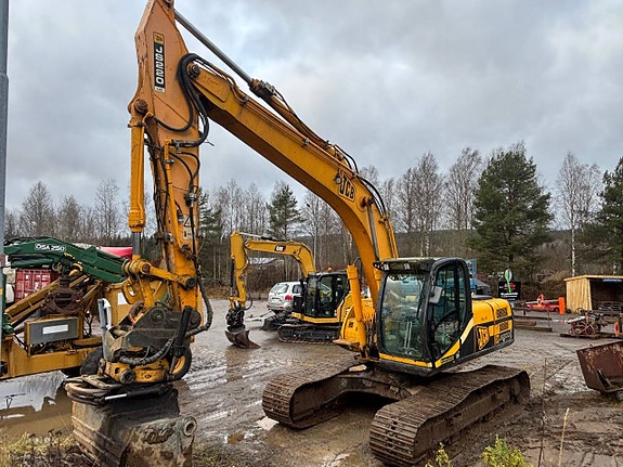 Gårdsgrävare JCB 200 med Rototilt