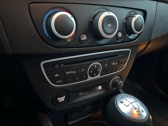 Renault Megane III 13 of 16