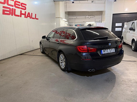 BMW 520d 4 of 5