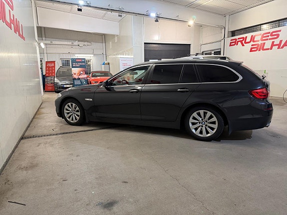 BMW 520d 2 of 5