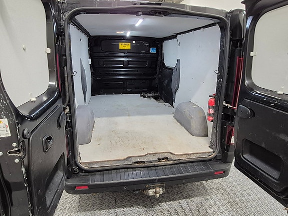 Renault Trafic 9 of 9