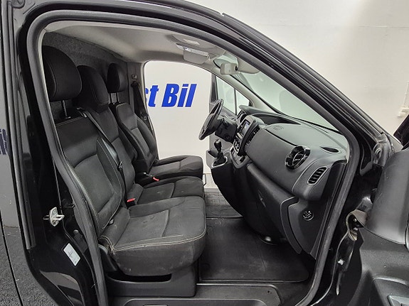 Renault Trafic 8 of 9