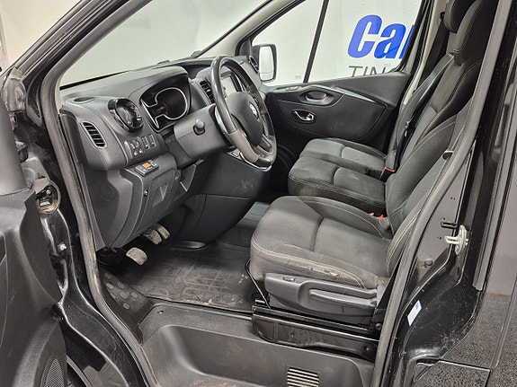 Renault Trafic 2 of 9