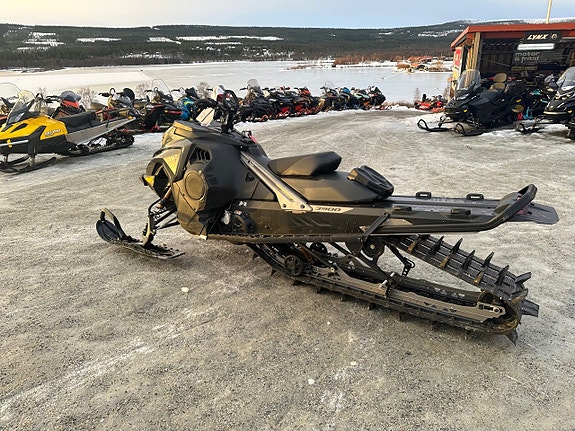 Lynx Shredder DS 3900 850 E-Tec Turbo R -24 4 of 6