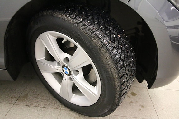 BMW 120 2 of 5