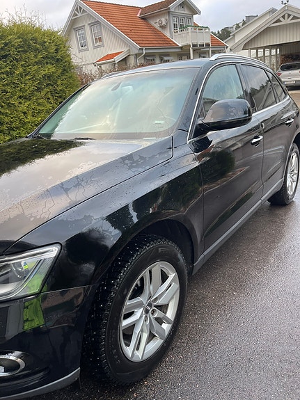 Audi Q5 2 of 7