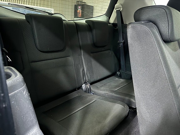 Toyota Corolla Verso 12 of 12