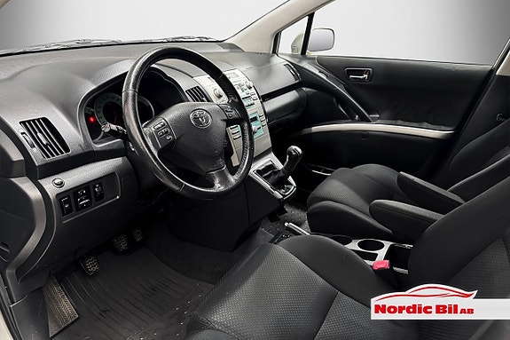 Toyota Corolla Verso 5 of 5