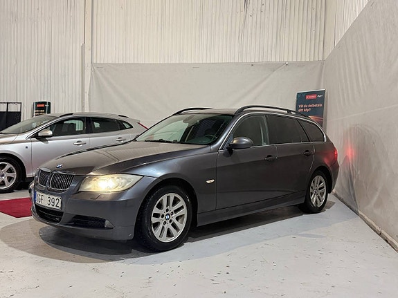 BMW 320i 3 of 12