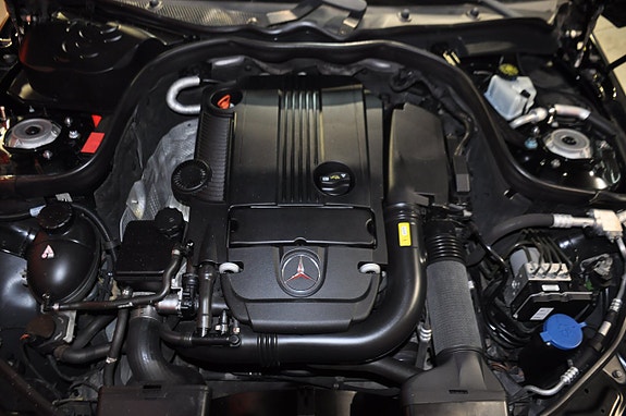 Mercedes-Benz E200 17 of 21