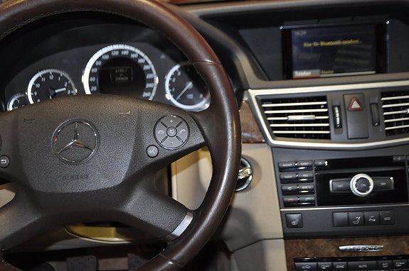 Mercedes-Benz E200 7 of 21