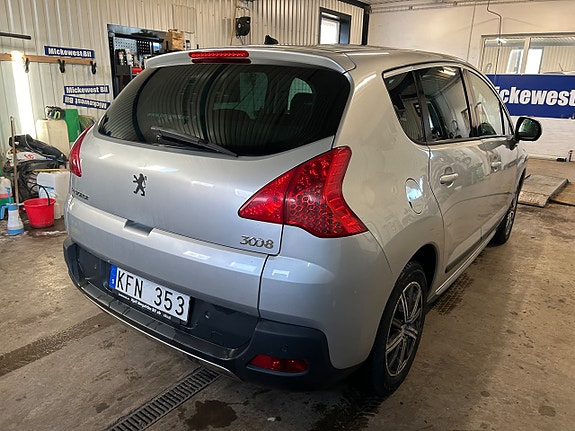 Peugeot 3008 4 of 5