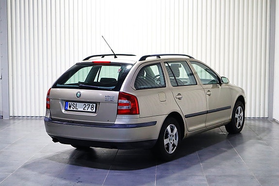 Skoda Octavia 3 of 5